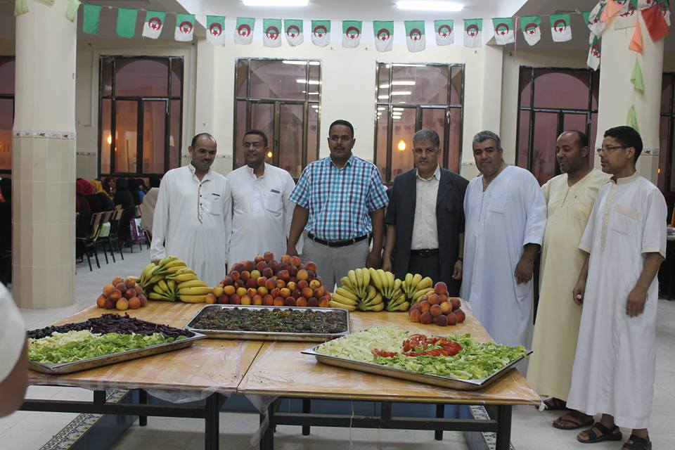 إفطارا جماعيا بالإقامة الجامعية01 2